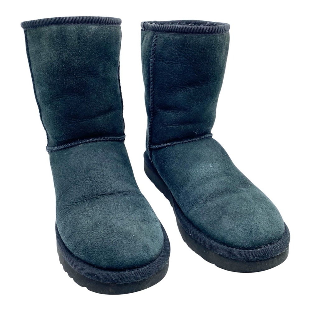 UGG Classic Short II Women's Size 7 Black Suede Sheepskin Winter Boots
